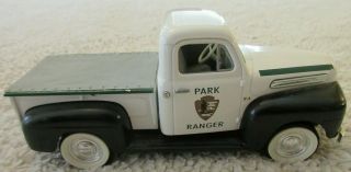1948 Ford Park Ranger 1/25 Liberty Classic Die Cast Truck