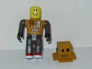 Mr Robot ROBLOX Mini Figure Series 1 Toy No Code Mr.  Robot Action Figure 3