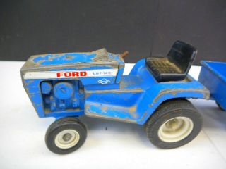 Vintage Ertl Ford Lawn Tractor w/ Trailer 1/16 Scale 2