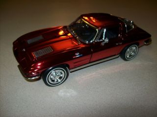 Ertl Collectibles American Muscle 1/18 Scale 1963 Corvette Split Window Red