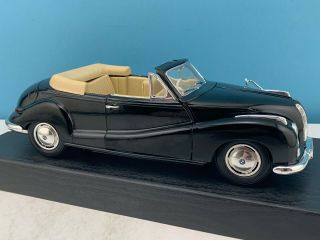1:18 Maisto Special Edition 1955 BMW 502 Convertible in Black 31817 READ 3