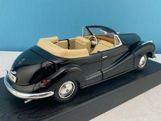 1:18 Maisto Special Edition 1955 BMW 502 Convertible in Black 31817 READ 4