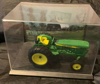 Die - Cast Vintage Ertl John Deere 1/16 Tractor With Case,  Two Backgrounds Rare