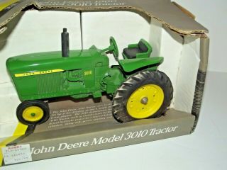 Ertl 1/16 John Deere 1960 Model 3010 Tractor 5635 NOS 1992 4