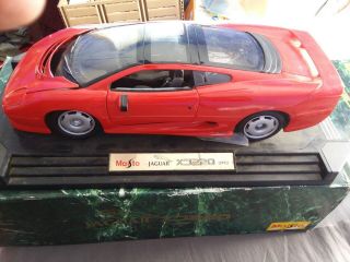 1992 Maisto Jaguar Xd220 Red Diecast With Base 1:12 Scale
