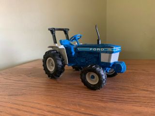 Vintage Ertl Ford 1710 Tractor With Rollbar 831 1:16 Scale 1985