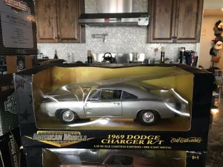Ertl American Muscle 1969 Dodge Charger R/t 1:18 Scale Diecast Model Car Silver
