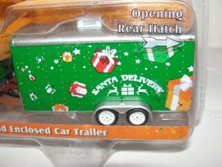 GREENLIGHT HITCH AND TOW ToysRUs CHRISTMAS 2016 Ford F - 150 Santa Delivery 3