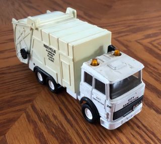 Vintage Matchbox (uk) “super Kings” Iveco Recycle (garbage/waste/trash) Truck