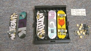 Tech Deck Mini Fingerboards Skateboards World Industries,  Dirty Ghetto Kids Dgk