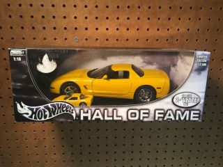Hotwheels Hall Of Fame 2 Vette Set Yellow Corvettes Die Cast B7672 1:18