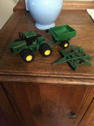 Ertl 1:64 Scale John Deere Articulated Tractor With 2 Implements