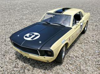 1:18 Greenlight 1967 Ford Mustang 31 Jerry Titus Racing Tribute In Yellow W/box