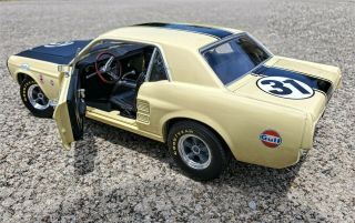 1:18 Greenlight 1967 Ford Mustang 31 Jerry Titus Racing Tribute in Yellow w/Box 3
