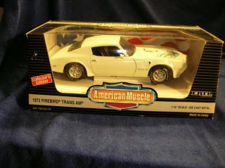Ertl 1973 Pontiac Firebird Trans Am Diecast American Muscle Car White 1:18 Scale