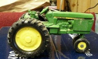 Ertl Die - Cast John Deere Toy Farm Tractor