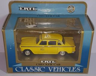 1/43 Ertl Classic Vehicles Checker Cab Yellow