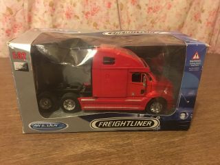 Freightliner Columbia Extended Cab 1/32 Scale Truck Diecast Model - Red
