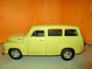 Mira Solido 1950 Chevrolet Carryall Suburban 1:18 Diecast No Box