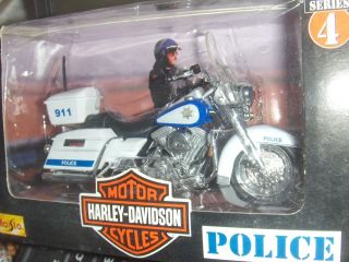 Toy Maisto 1:18 Harley California Highway Patrol Police Motorcycle Series 4