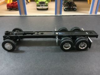 1/64 Speccast Rolling Tandem Axle Chassis W/ Flaps & Chrome Wheels