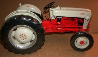 VINTAGE ERTL DIECAST FARM FORD 640 TRACTOR WITH HEADLIGHTS 7.  5 
