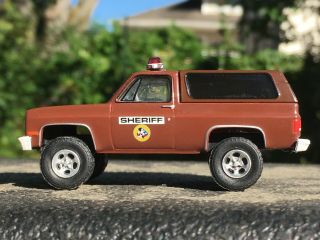 Custom Greenlight 1981 Chevrolet K5 Blazer 4x4 Sheriff 1:64 Diecast Rubber Tires