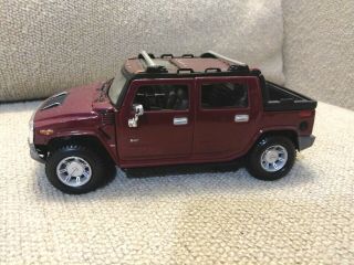 Maisto - Special Edition 1:27 Scale 2001 Hummer H2 Sut Concept - Maroon
