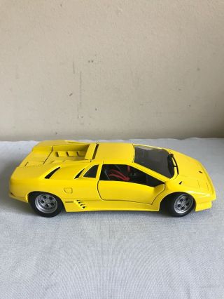 Maisto 1:18 Lamborghini Diablo Coupe Special Edition 1990 In Yellow