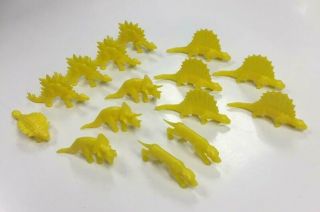 30 Tim Mee Yellow Processed Plastic Dinosaurs - Prehistoric & Ice Age Figures