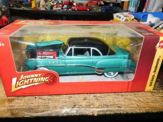 Johnny Lightning - Release 51 - 1949 Buick Roadmaster - 1/24 Diecast