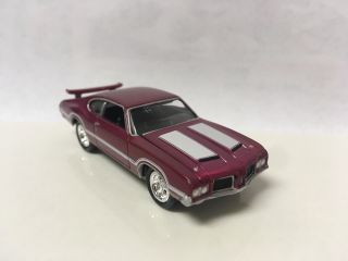 1971 71 Olds Oldsmobile Cutlass 442 W - 30 Collectible 1/64 Scale Diecast Model