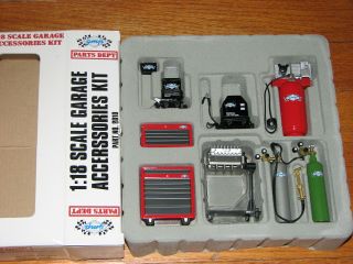 Open Box Gmp Parts Dept 9010 Garage Accessories Kit 1:18 Scale Mib