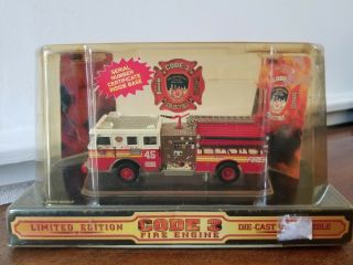 Code 3 - Seagrave 1998 City Of York 1/64 Scale Die Cast Fire Engine