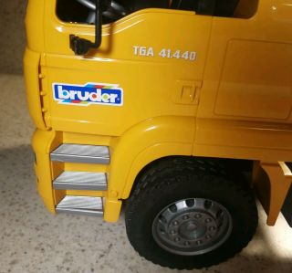 Bruder Man TGA 41.  440 Construction Yellow Toy Truck Tow 5