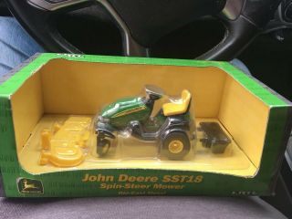 Ertl 1/16th Scale John Deere Sst18 Spin Steer Mower Lawn Mower Die - Cast