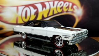Hot Wheels Real Riders Garage 1967 Plymouth Gtx White And Black Top Redline Tire