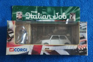 Corgi The Italian Job - Mini And Driver Figure With Gold Bars No.  04441