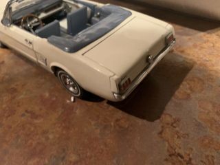 Danbury 1966 Ford Mustang Convertible 1:24 Scale 3