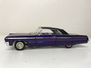 1964 Chevrolet Impala Low Rider Ertl American Muscle 1:18 Purple