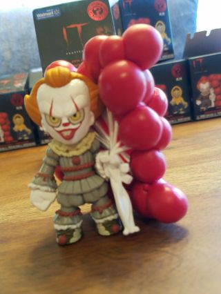 Funko It Chapter 2 Pennywise & Derry Balloons Mystery Minis Vinyl Figure -
