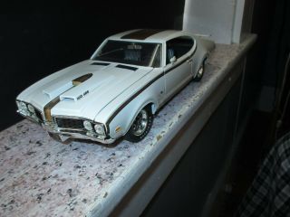 1/18 Ertl American Muscle,  Limited Edition 1/2500,  1969 Hurst Olds 455,  Look