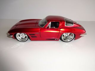 Jada 1963 Chevy Corvette Sting Ray Coupe Red Diecast Metal 1:24 1/24 No.  90218
