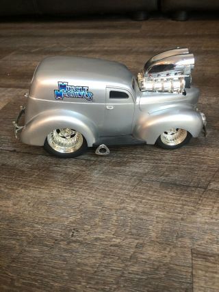 Muscle Machines 40 Ford Panel Sedan Delivery Van 1:18 Scale 1940 Diecast Truck