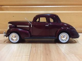 1939 Chevrolet Coupe Burgundy 1/24 Scale Diecast Car Model By Motor Max 73247
