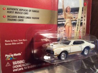 1969 Hurst Olds 442 Oldsmobile Johnny Lightning Hurst Muscle 1/64 Linda Vaughn
