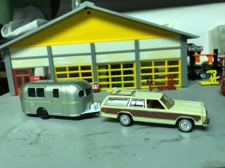 1/64 1985 Ford Ltd Country Squire Wagon/cream/tan Int Towing A 20 