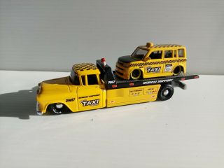 Maisto 1/64 Elite Transport 1957 Chevy Flatbed - Scion Xb Taxi Theme Diecast