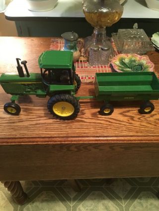 Die - Cast Metal John Deere Tractor With Dual Stacks Ertl And Hitch