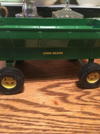 Die - Cast Metal John Deere Tractor With Dual Stacks ERTL And Hitch 3